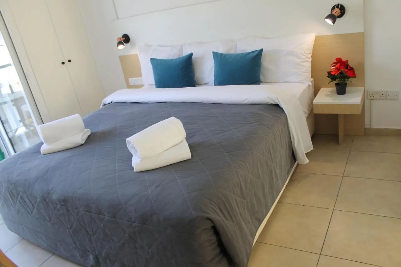 4You Studios Larnaca Apartamento